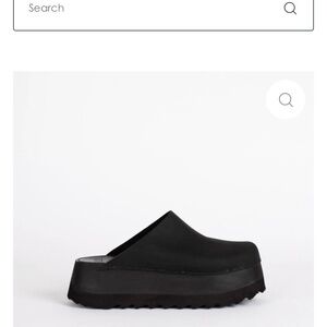 Black Chonk Bryr Clogs size 36